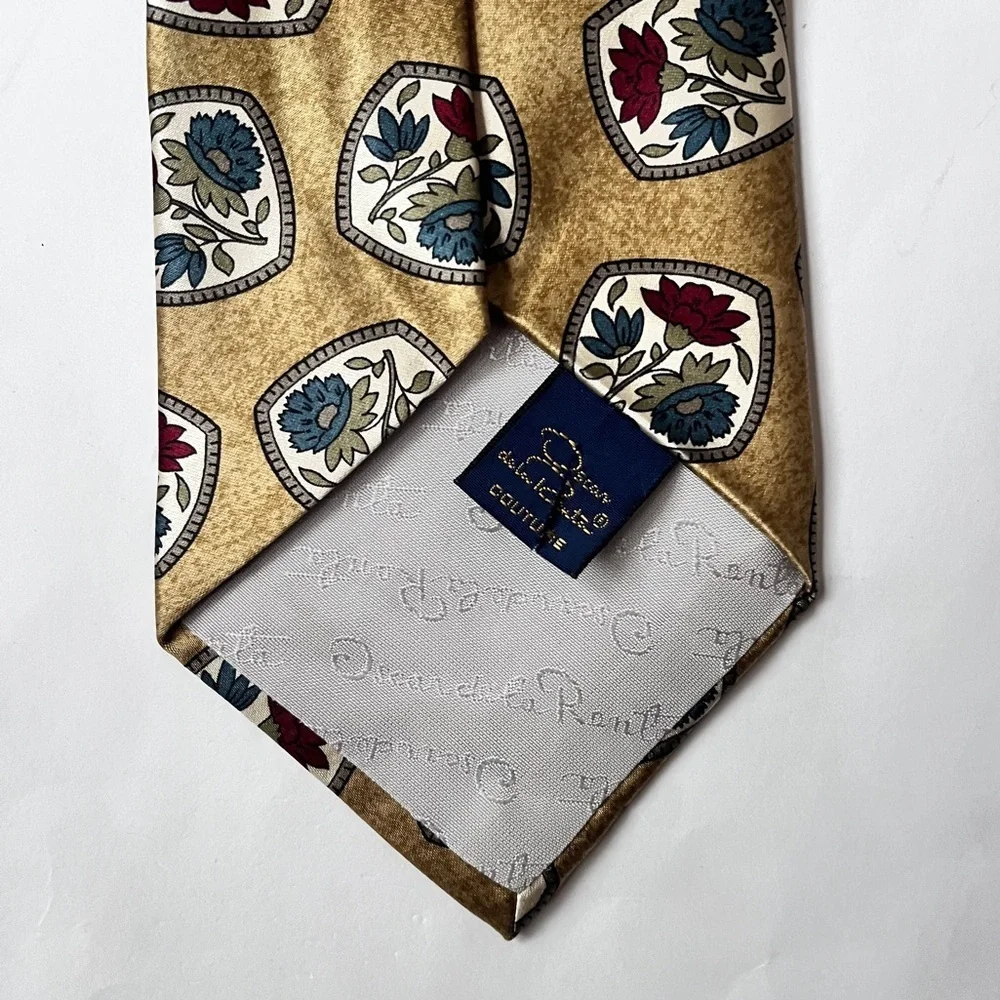 Oscar De La Renta Couture Gold Silk Velour No. 44 Floral Men’s Designer Neck Tie